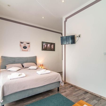 Giovanna Boutique Rooms & Pool بولا المظهر الخارجي الصورة