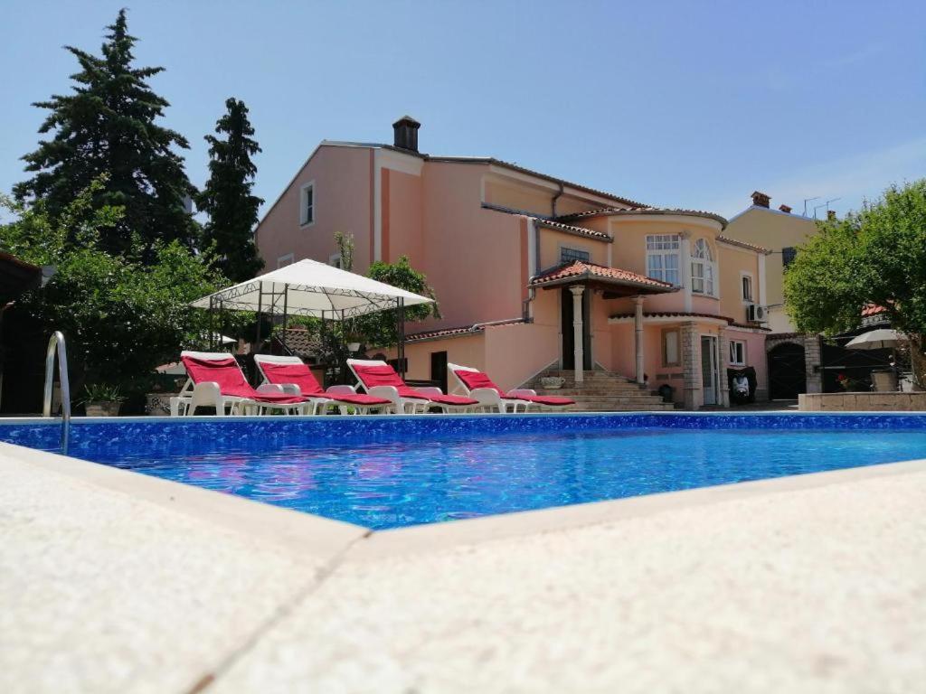 Giovanna Boutique Rooms & Pool بولا المظهر الخارجي الصورة