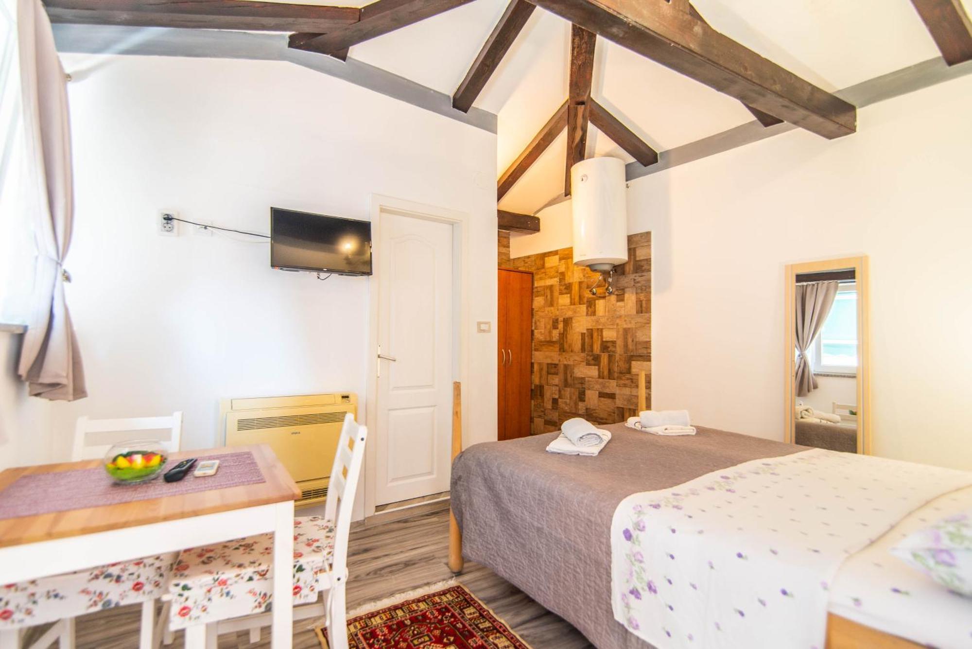 Giovanna Boutique Rooms & Pool بولا المظهر الخارجي الصورة