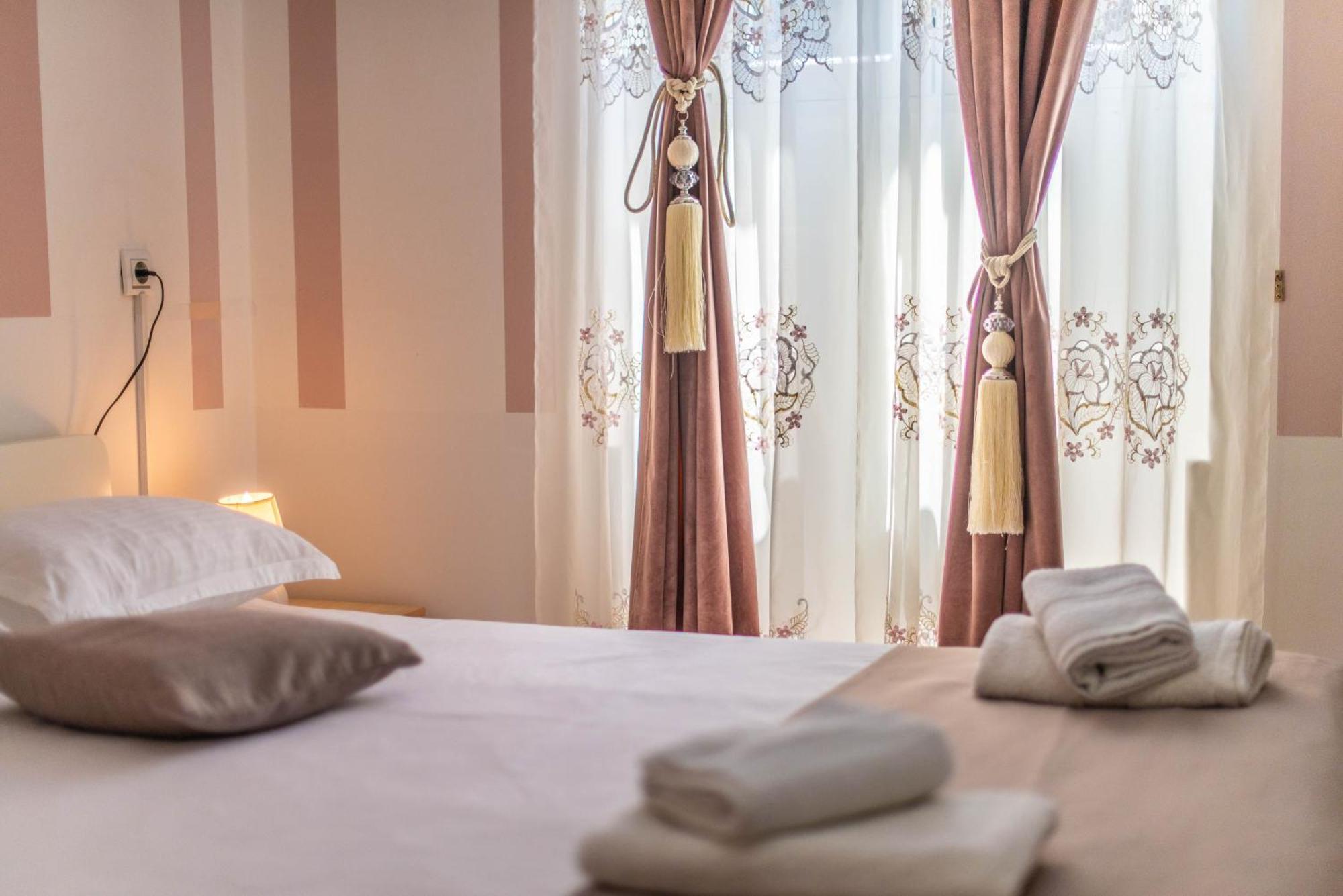 Giovanna Boutique Rooms & Pool بولا المظهر الخارجي الصورة