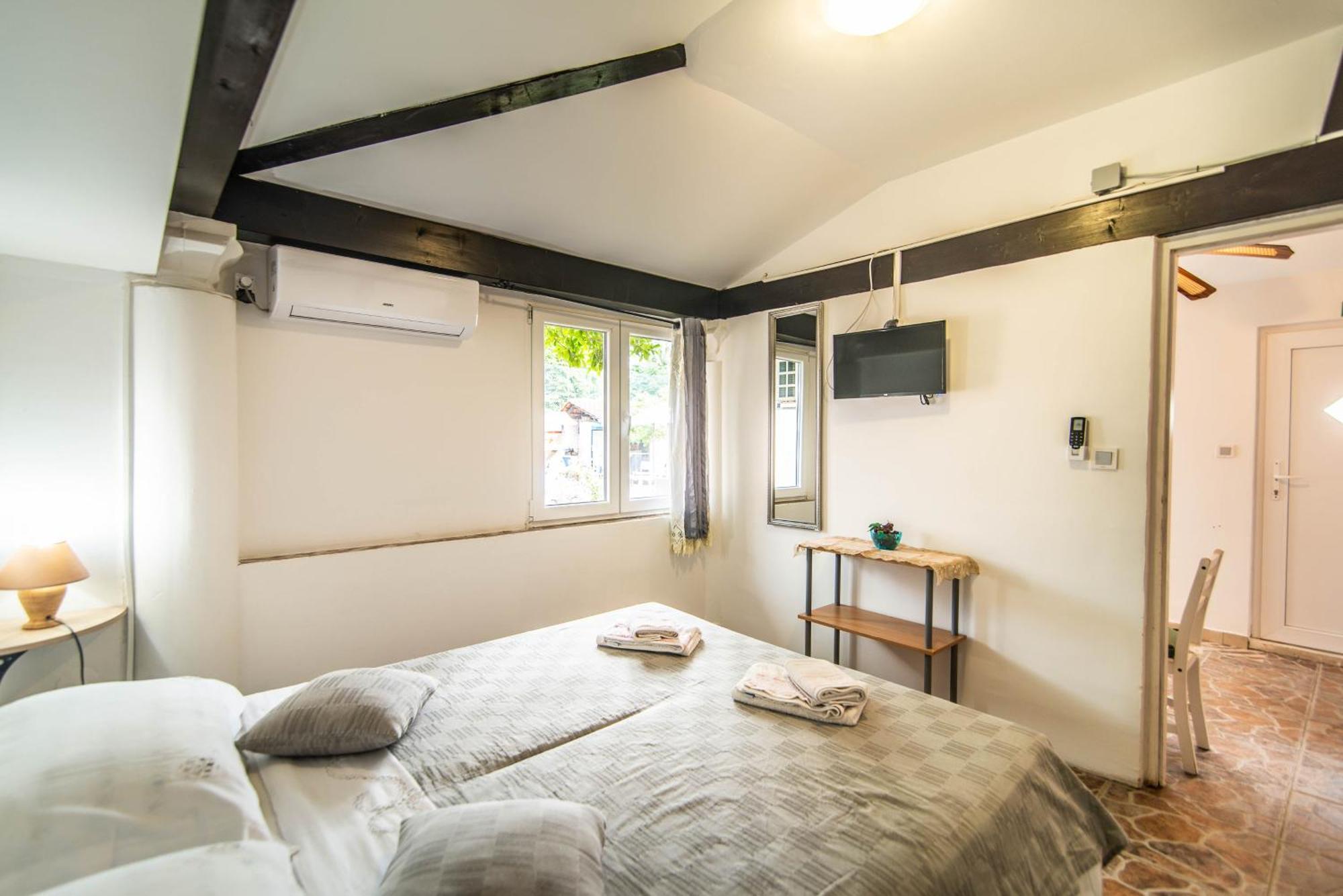 Giovanna Boutique Rooms & Pool بولا المظهر الخارجي الصورة