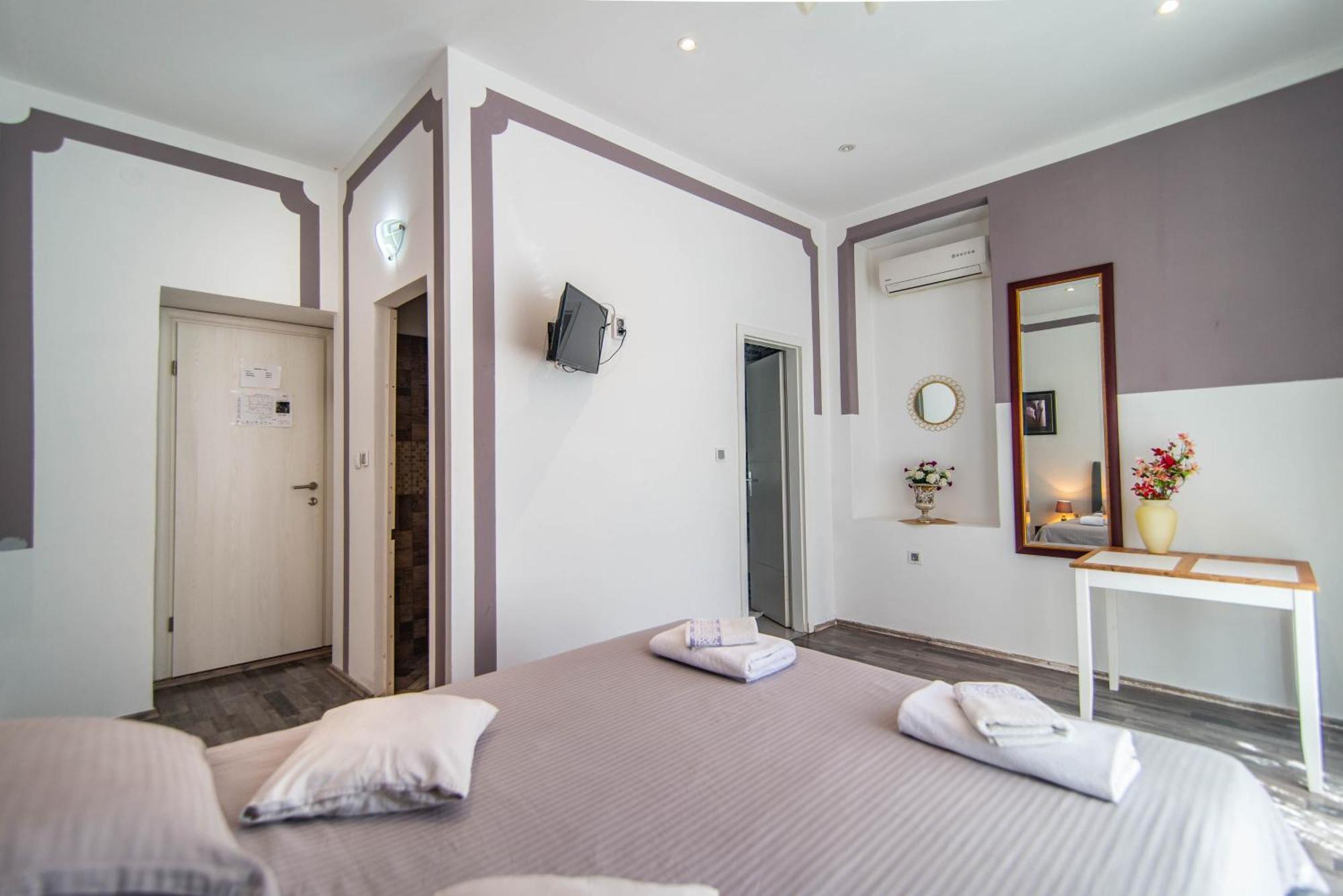 Giovanna Boutique Rooms & Pool بولا المظهر الخارجي الصورة